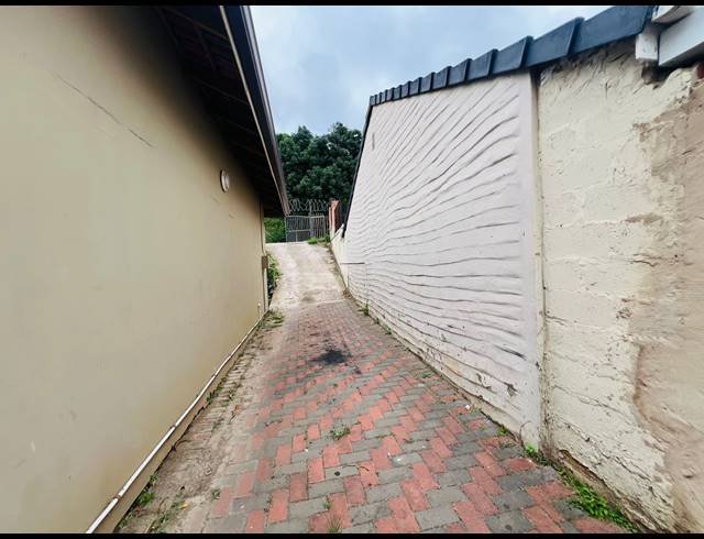 3 BEDROOM HOUSE FOR SALE IN CASTLEHILL